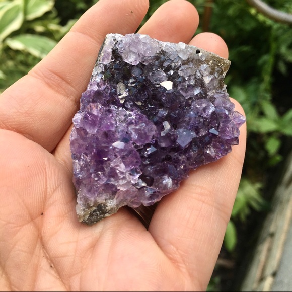 Amethyst raw Geode specimen display decor - Picture 4 of 6